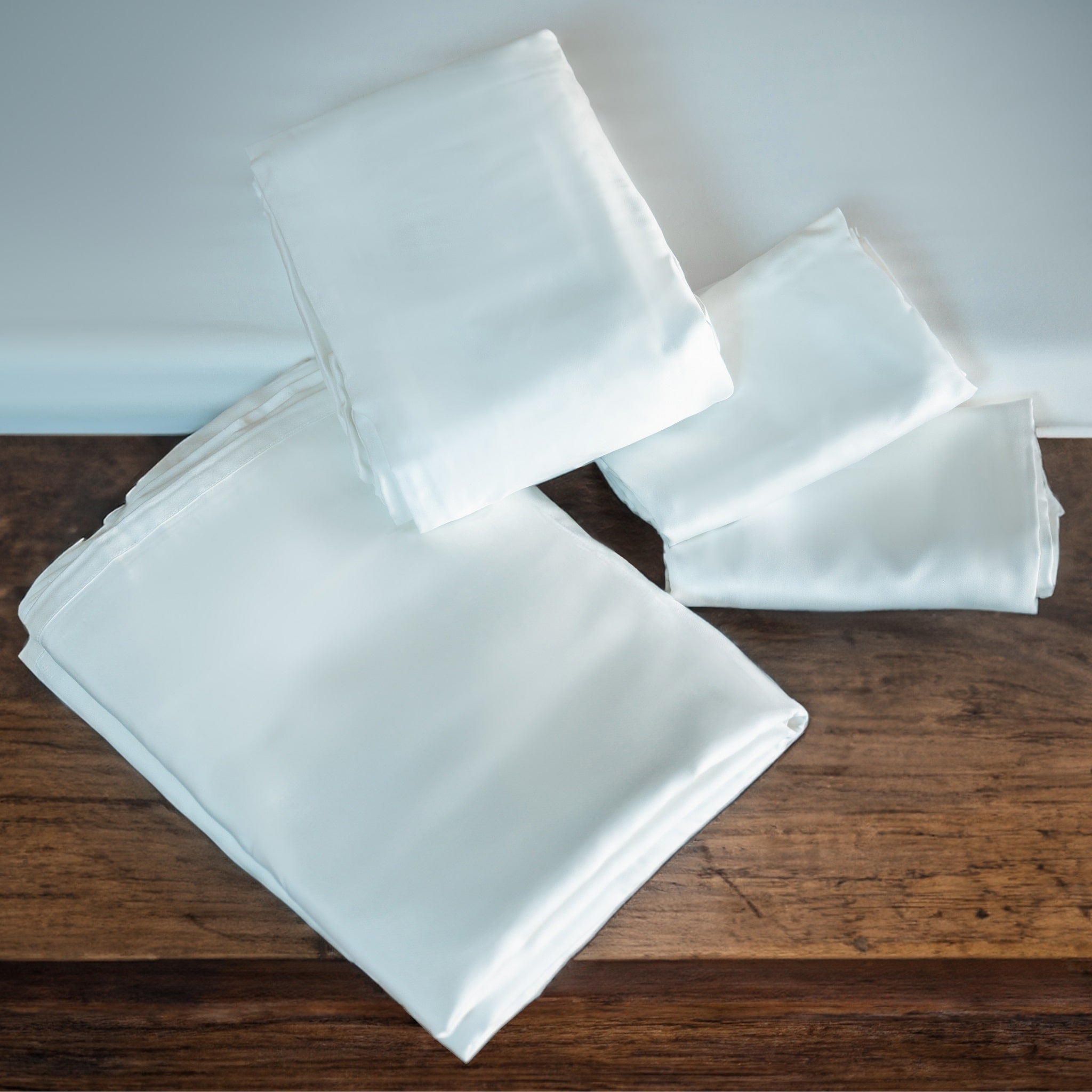 Eucalyptus Silk Hypoallergenic Sheets Set – 4 Pieces