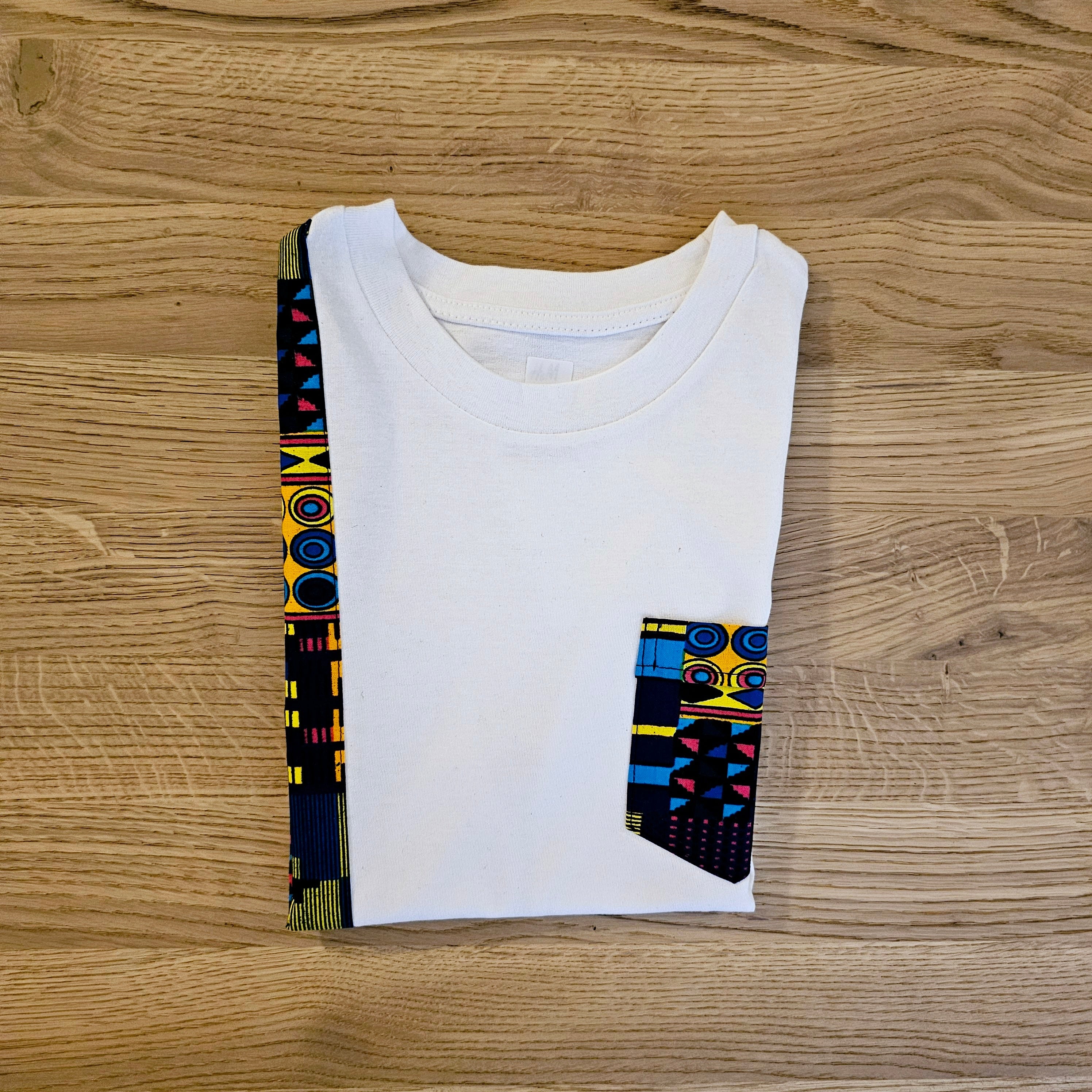 T-shirt and Cotton Pull Up Shorts Set with African Print Detail..-3