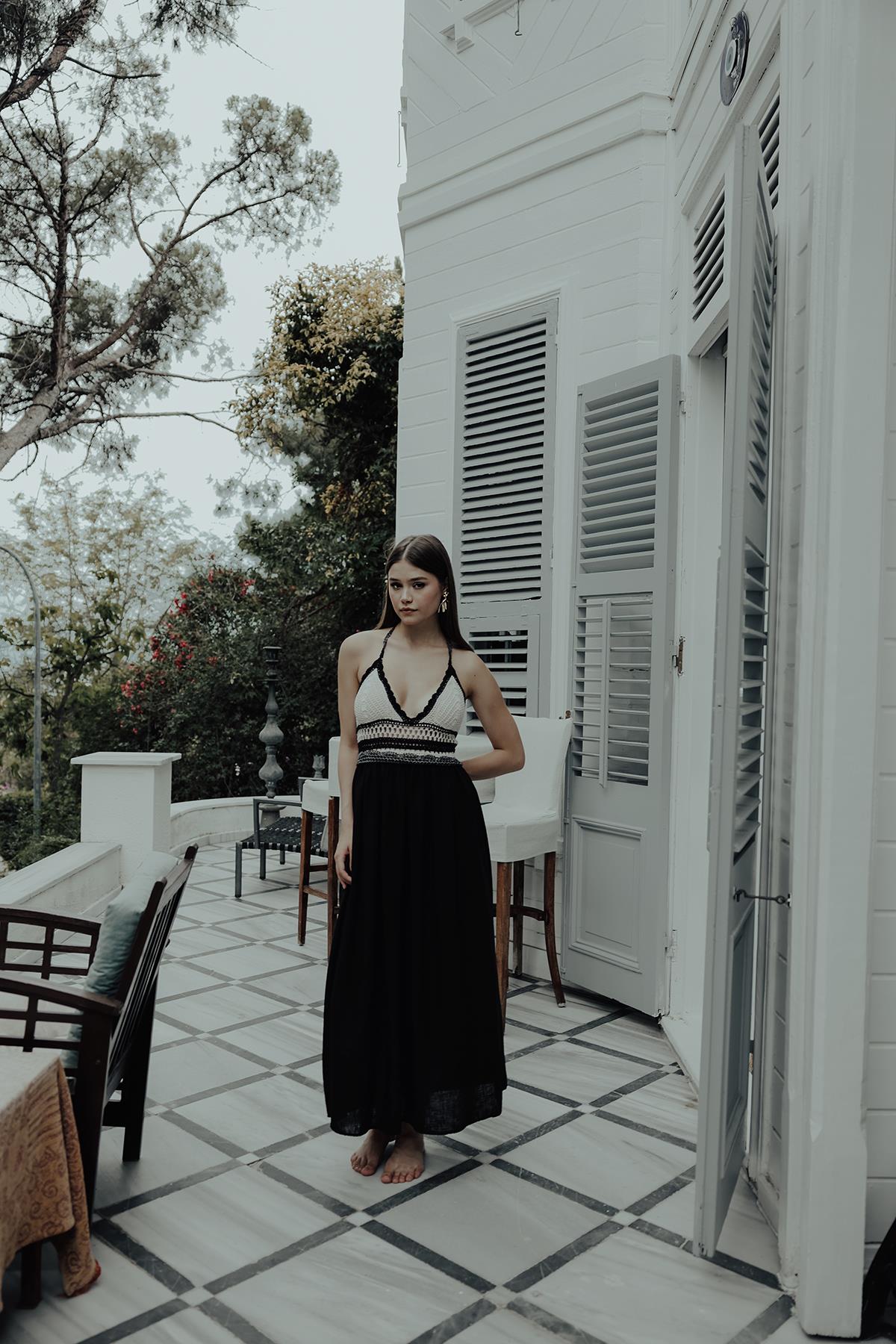 Rey Hand-Crocheted Backless Lace Maxi Dress — Black