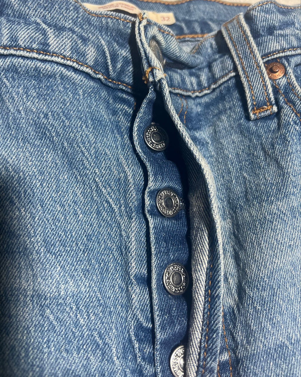 The JAZZY JIVE Levi's Premium Straight Leg Wedgie Denim Jeans