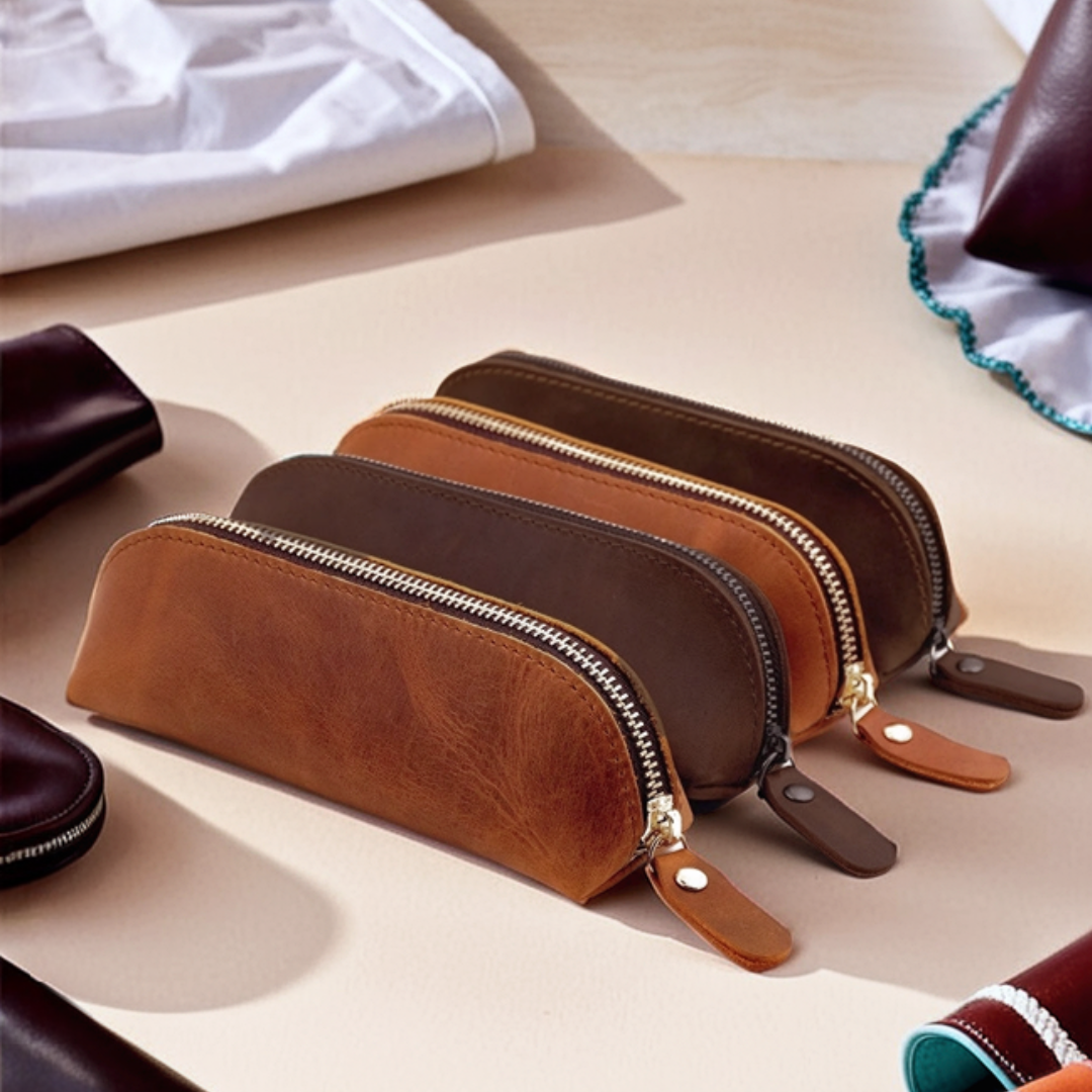 The Paavo Vintage-Style Leather Travel Case