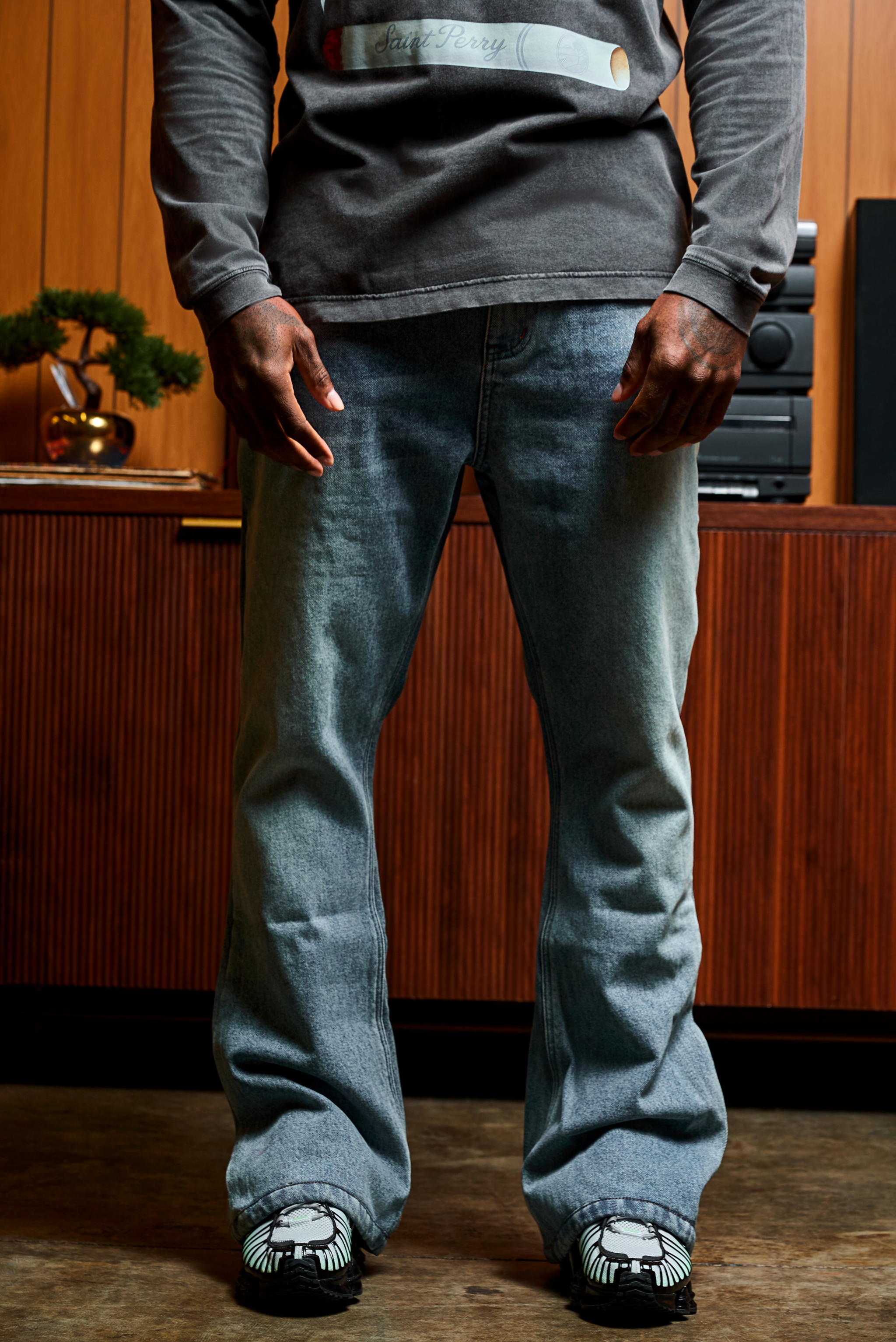 Saint Perry Angel Flare Denim Jeans - Mid-Rise Flared Fit