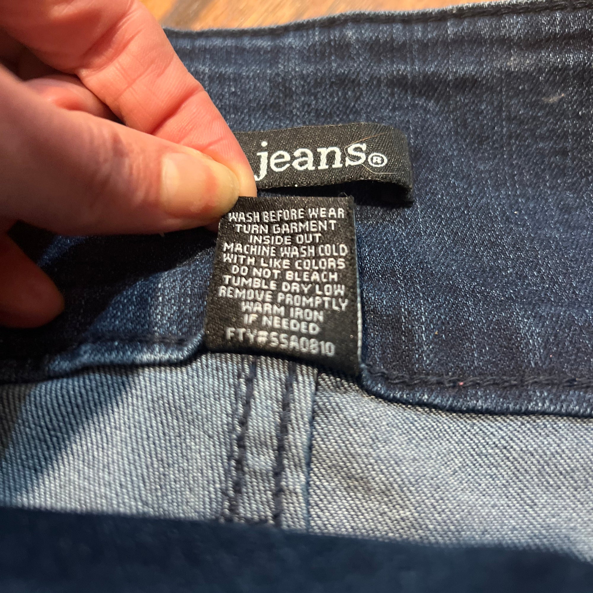 D Jeans Classic Dark Blue Jean Shorts – Size 6