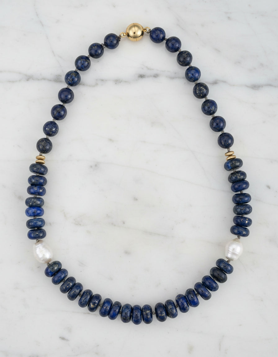 Necklace with blue beads and pearls