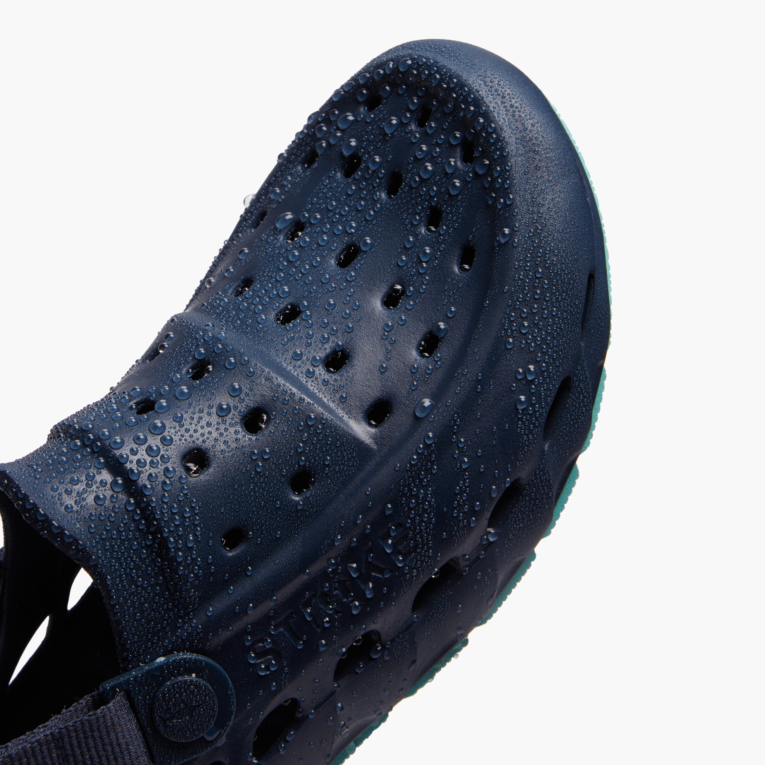 Dogtooth Clog