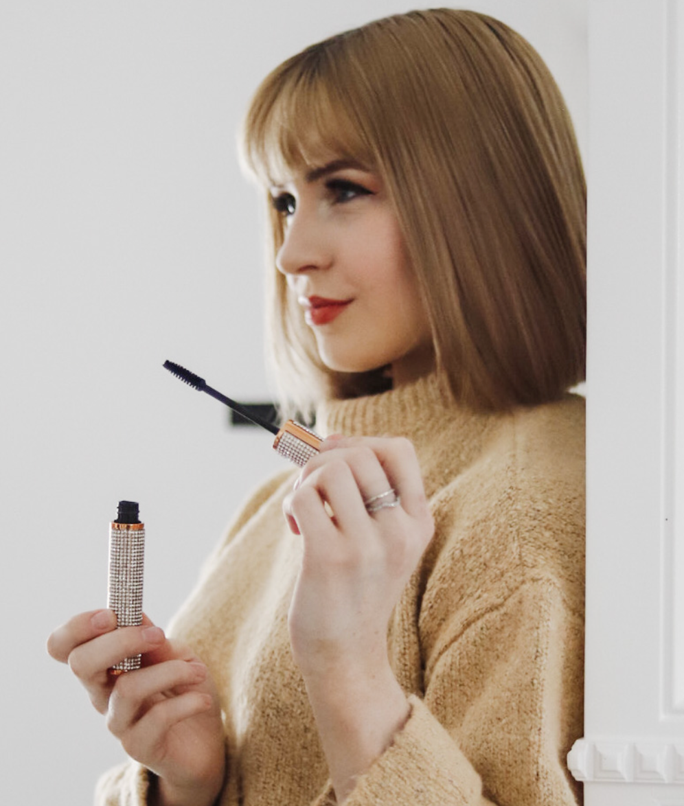 Mega Volume Vegan Smudge-Proof Mascara with Handmade Rhinestone Case