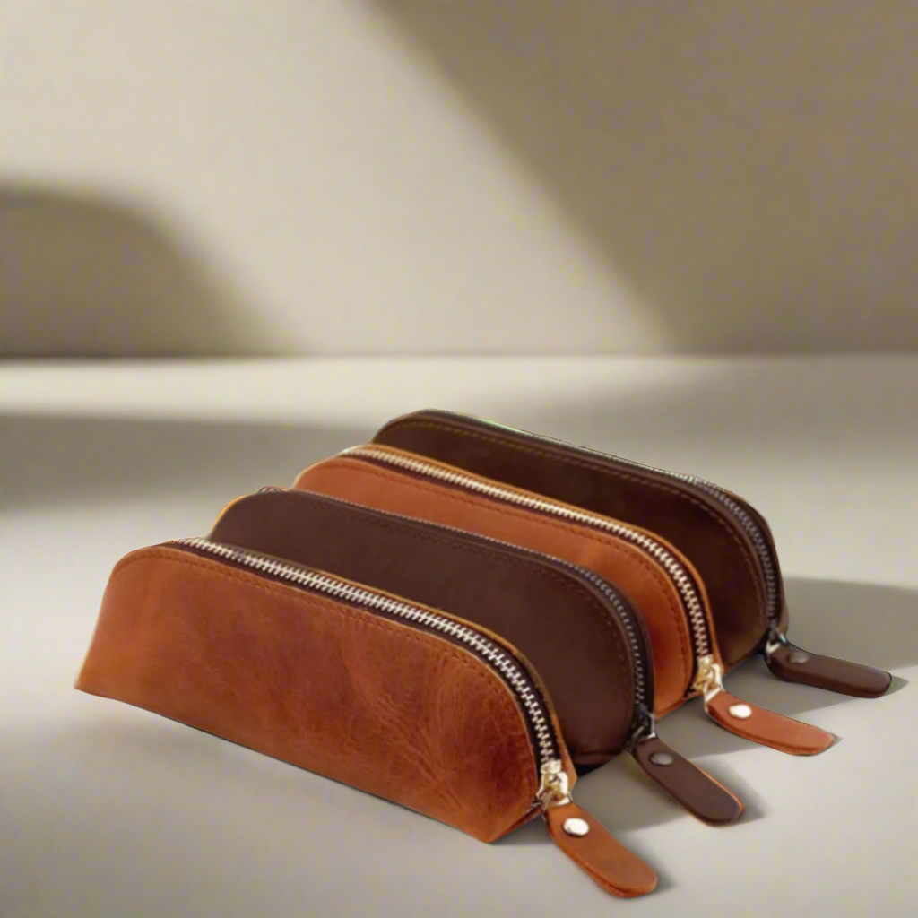 The Paavo Vintage-Style Leather Travel Case