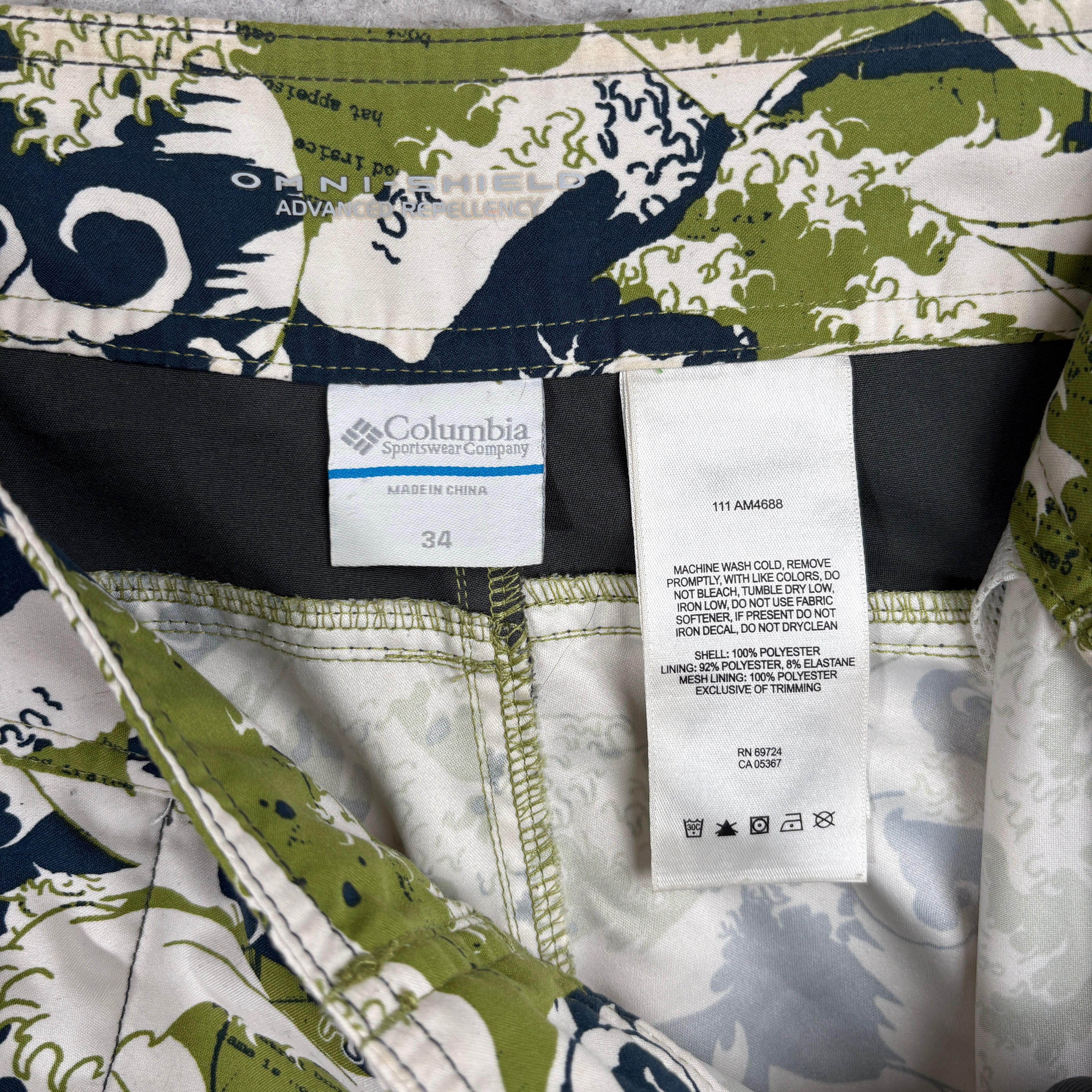 The JOLLYOLLIE Columbia Sportswear Wave Design Board Shorts