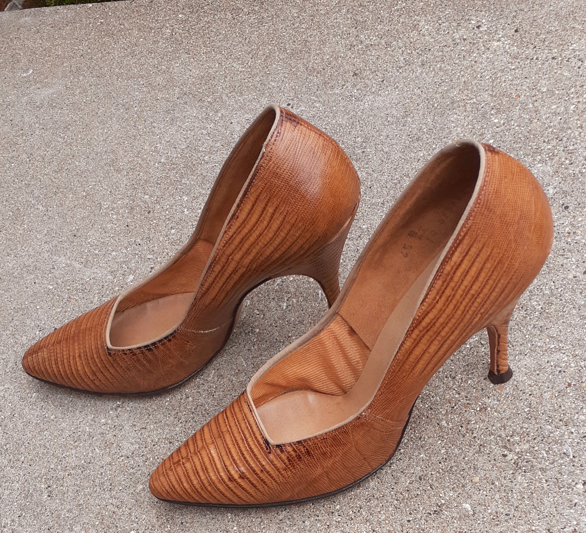 Vintage 1960s Snakeskin Pumps – Risque O’Connor + Goldberg, Size 6.5