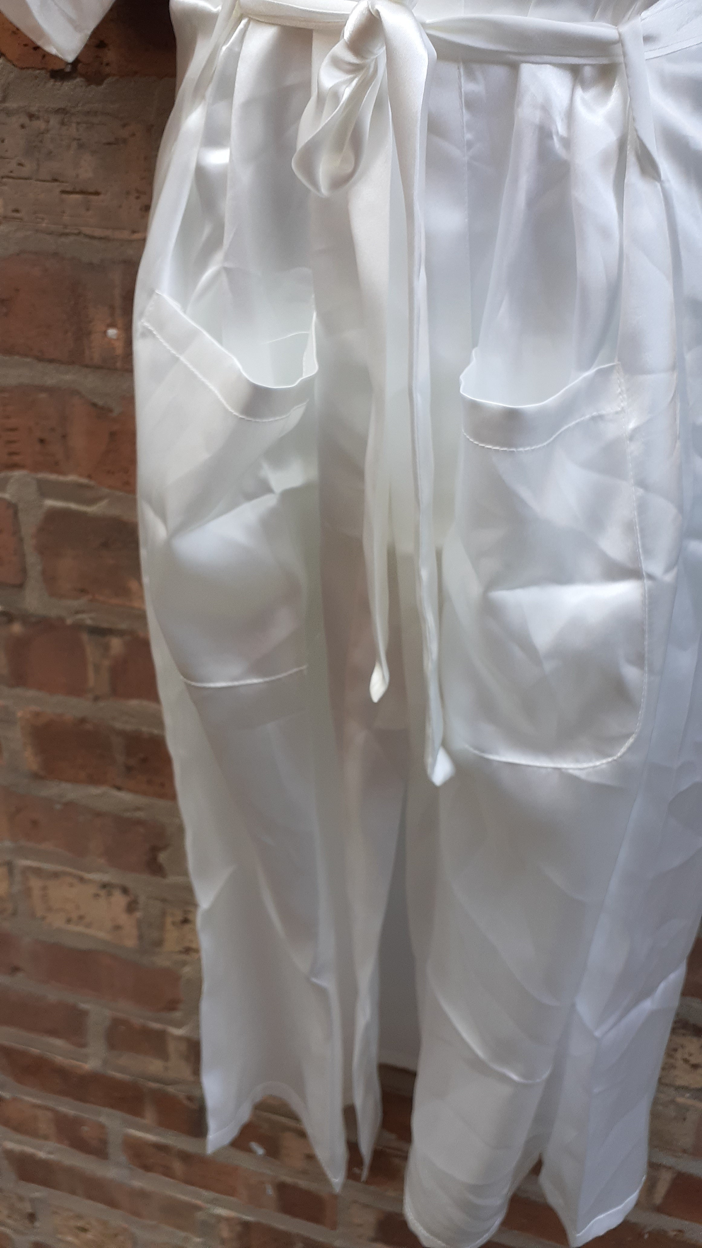 Vintage White Satin Kimono Robe – Size XL/XXL – New In Package