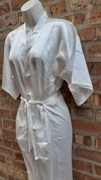 Vintage White Satin Kimono Robe – Size XL/XXL – New In Package