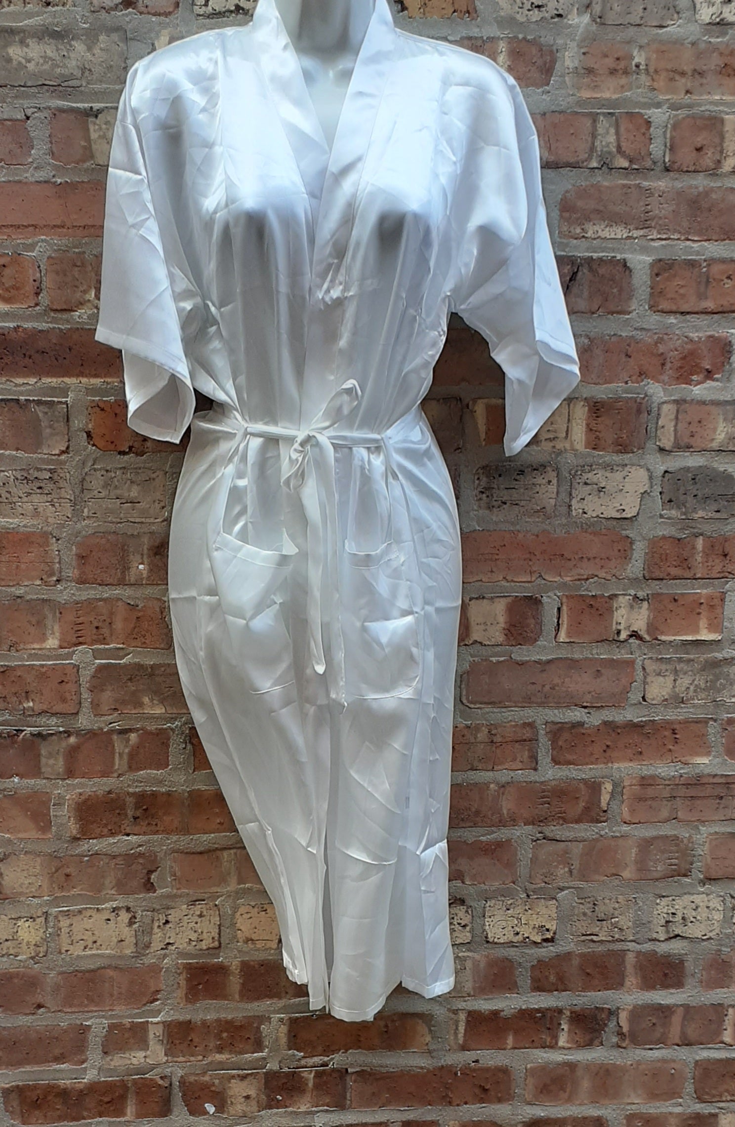 Vintage White Satin Kimono Robe – Size XL/XXL – New In Package