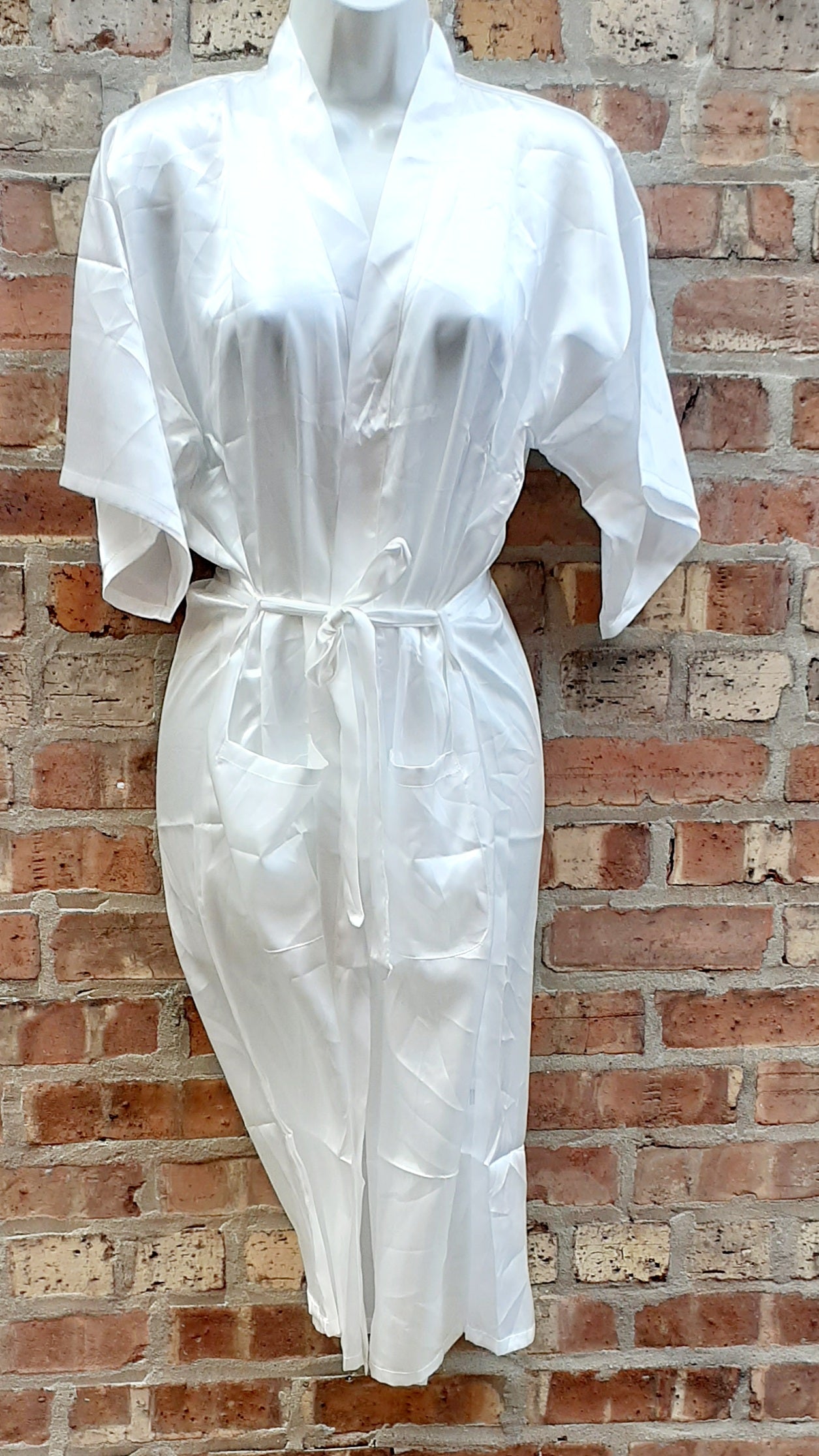 Vintage White Satin Kimono Robe – Size XL/XXL – New In Package