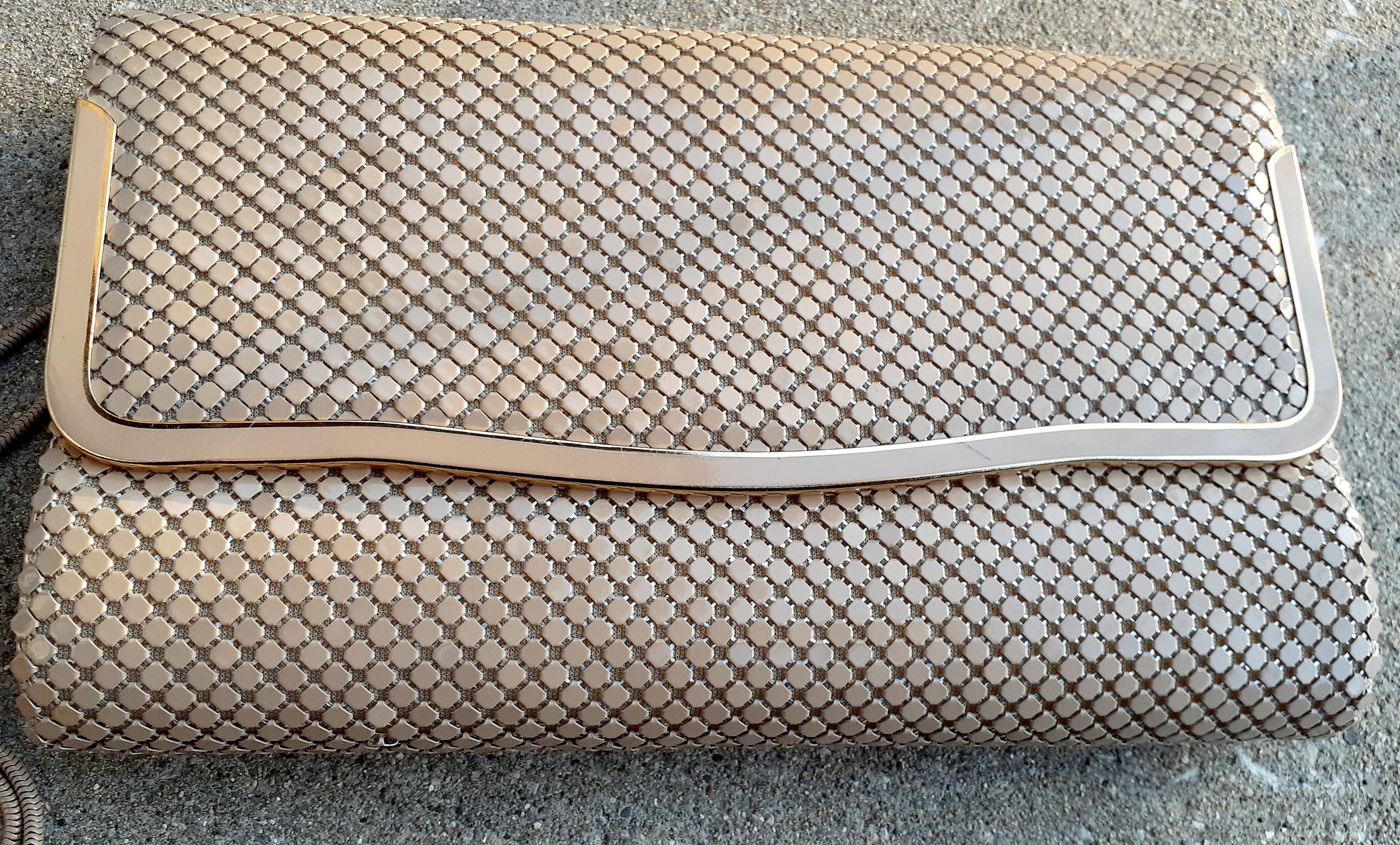 Vintage Mesh Metal Clutch (1980s) – Nude