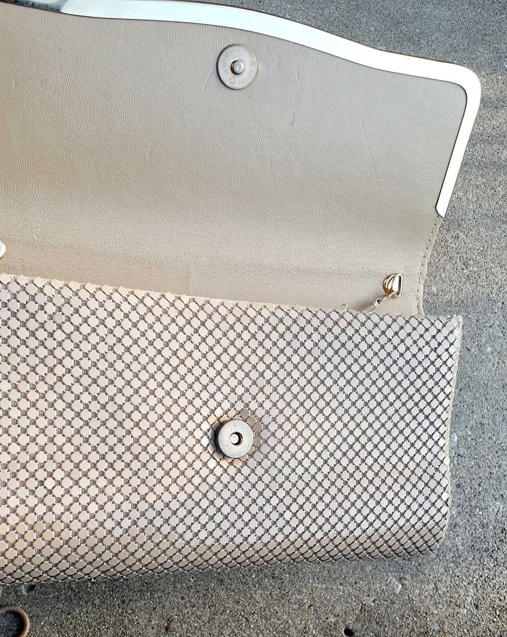 Vintage Mesh Metal Clutch (1980s) – Nude