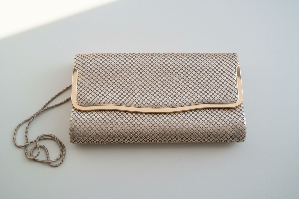 Vintage Mesh Metal Clutch (1980s) – Nude