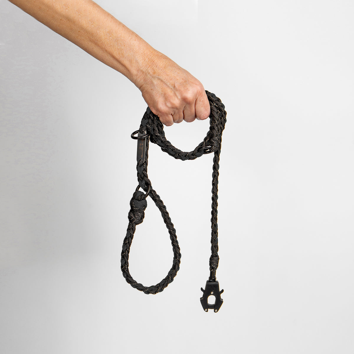 The Handcrafted Forever Leash for Strong Pulling Pups