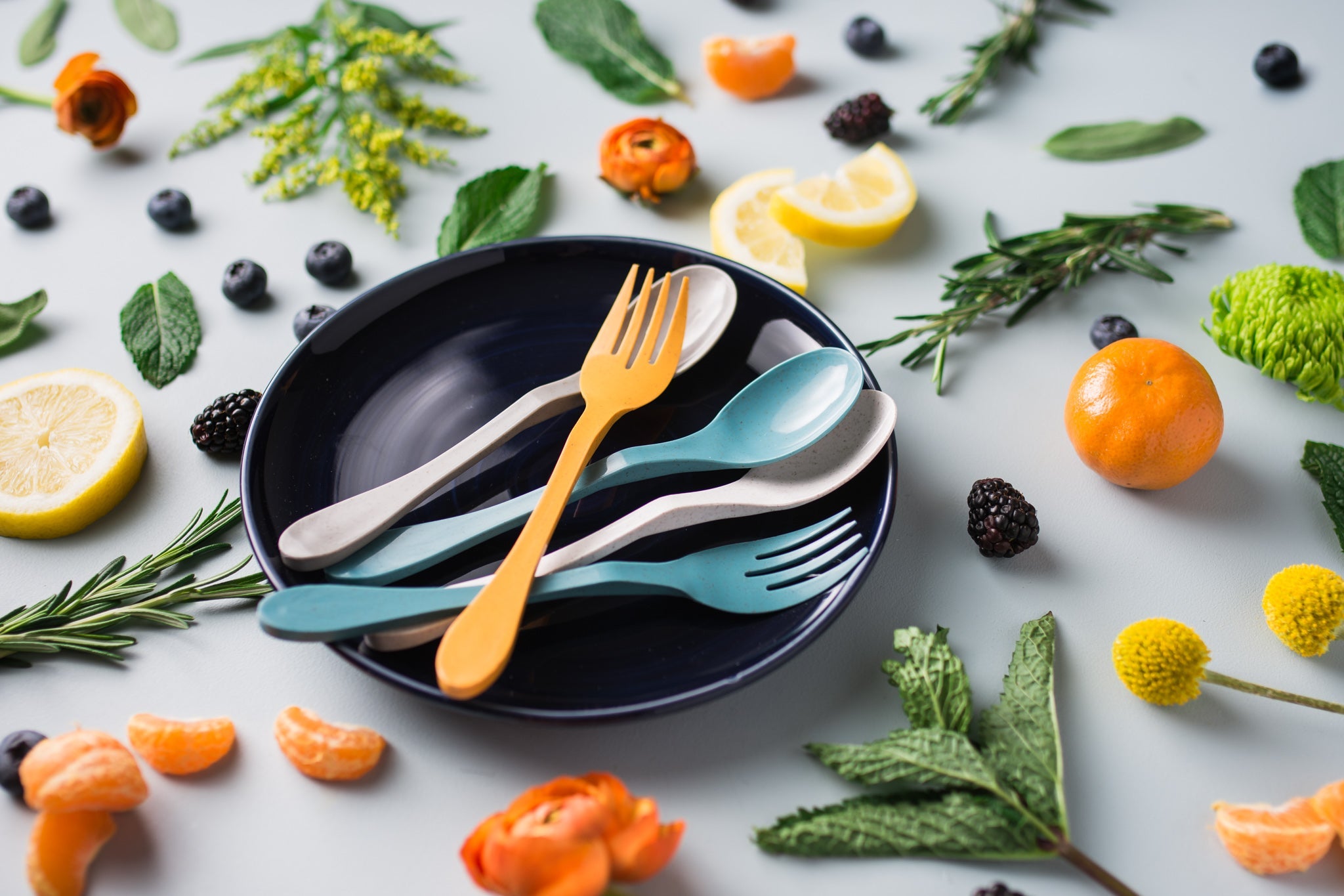 Eco  8 Piece Flatware Set and Carry Case-2