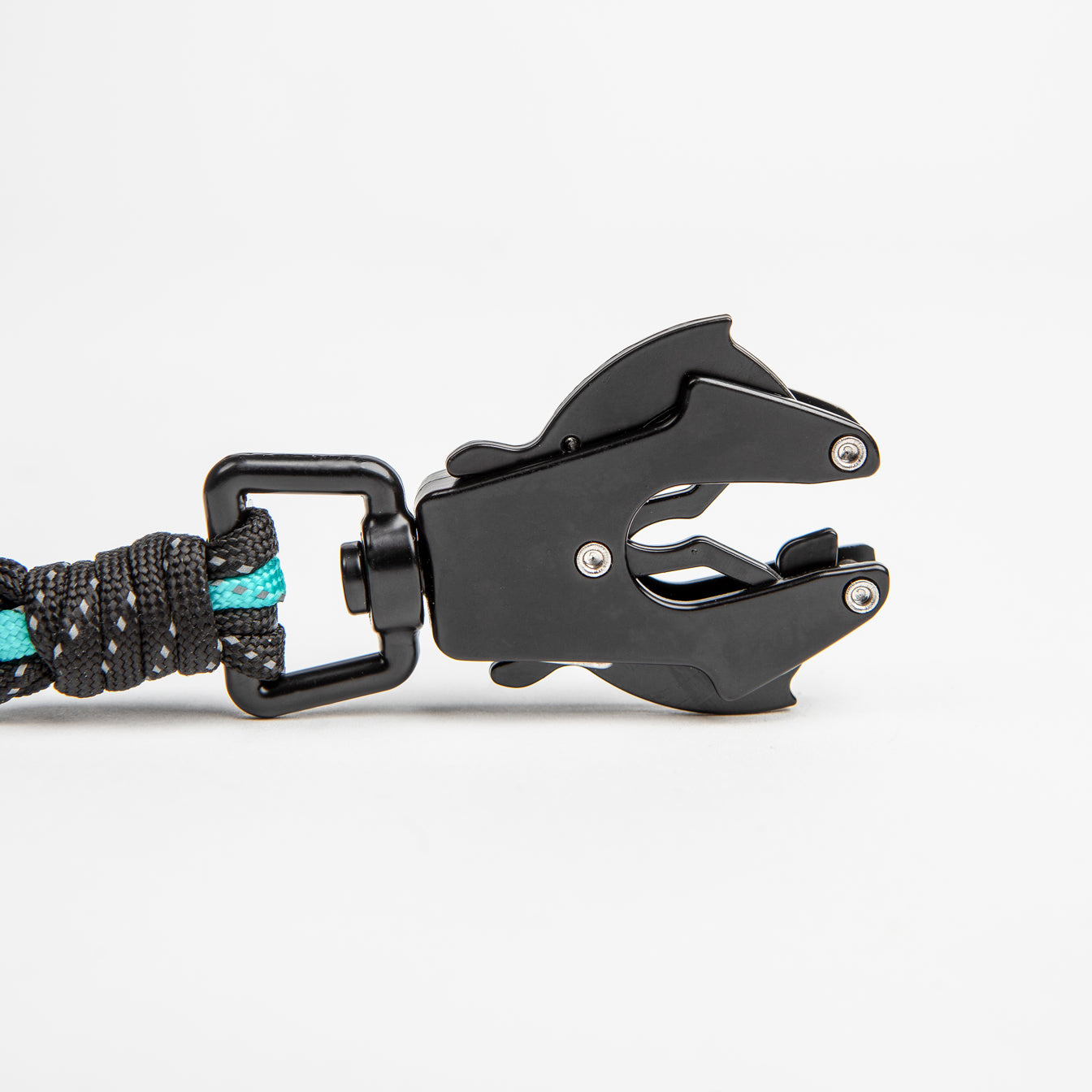 The Handcrafted Forever Leash for Strong Pulling Pups