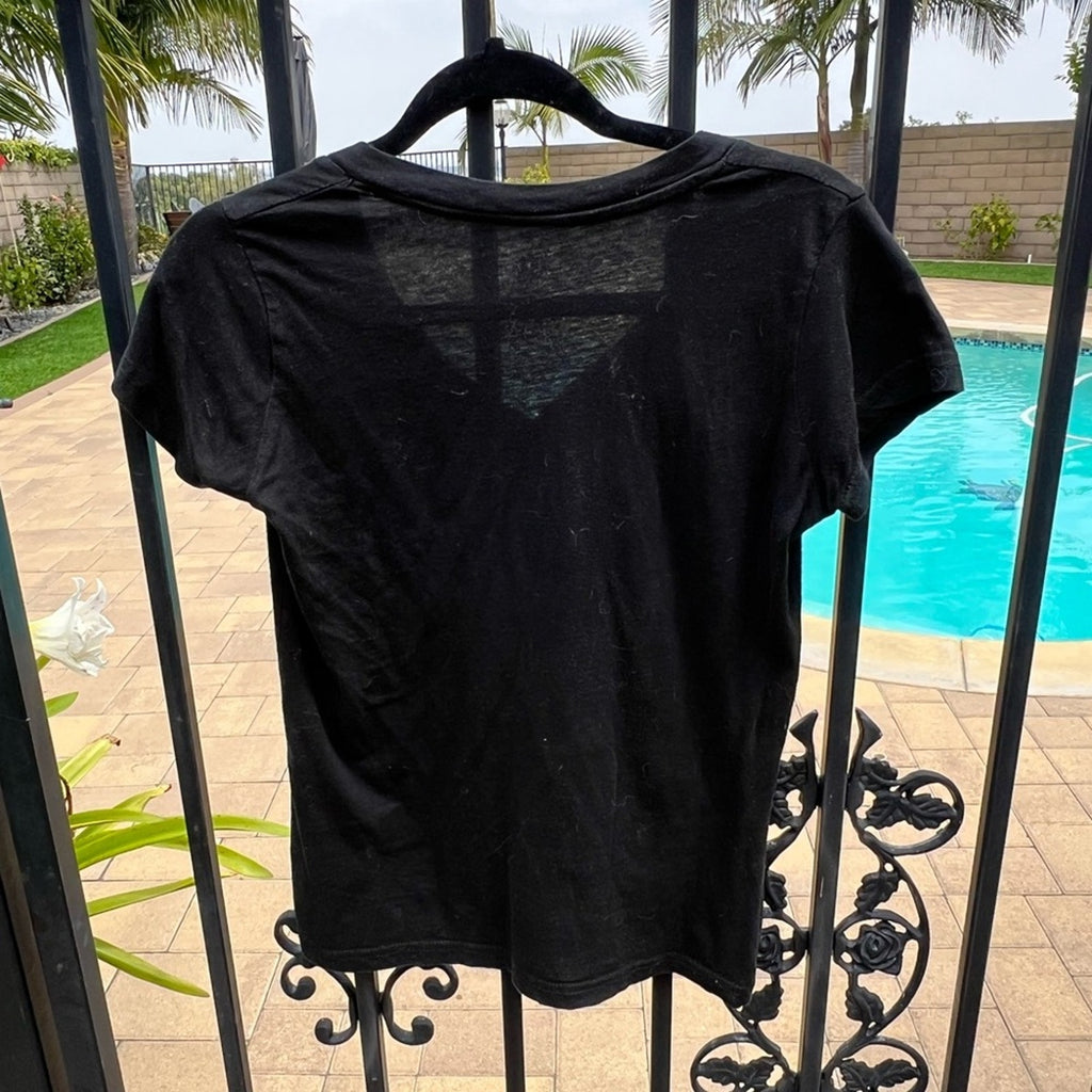 IMKING Edgy Woman with Blindfold Women’s V-Neck Pre-Loved Tee