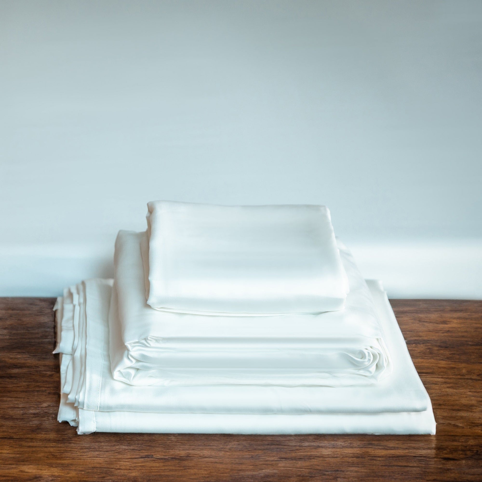 Eucalyptus Silk Hypoallergenic Sheets Set – 4 Pieces