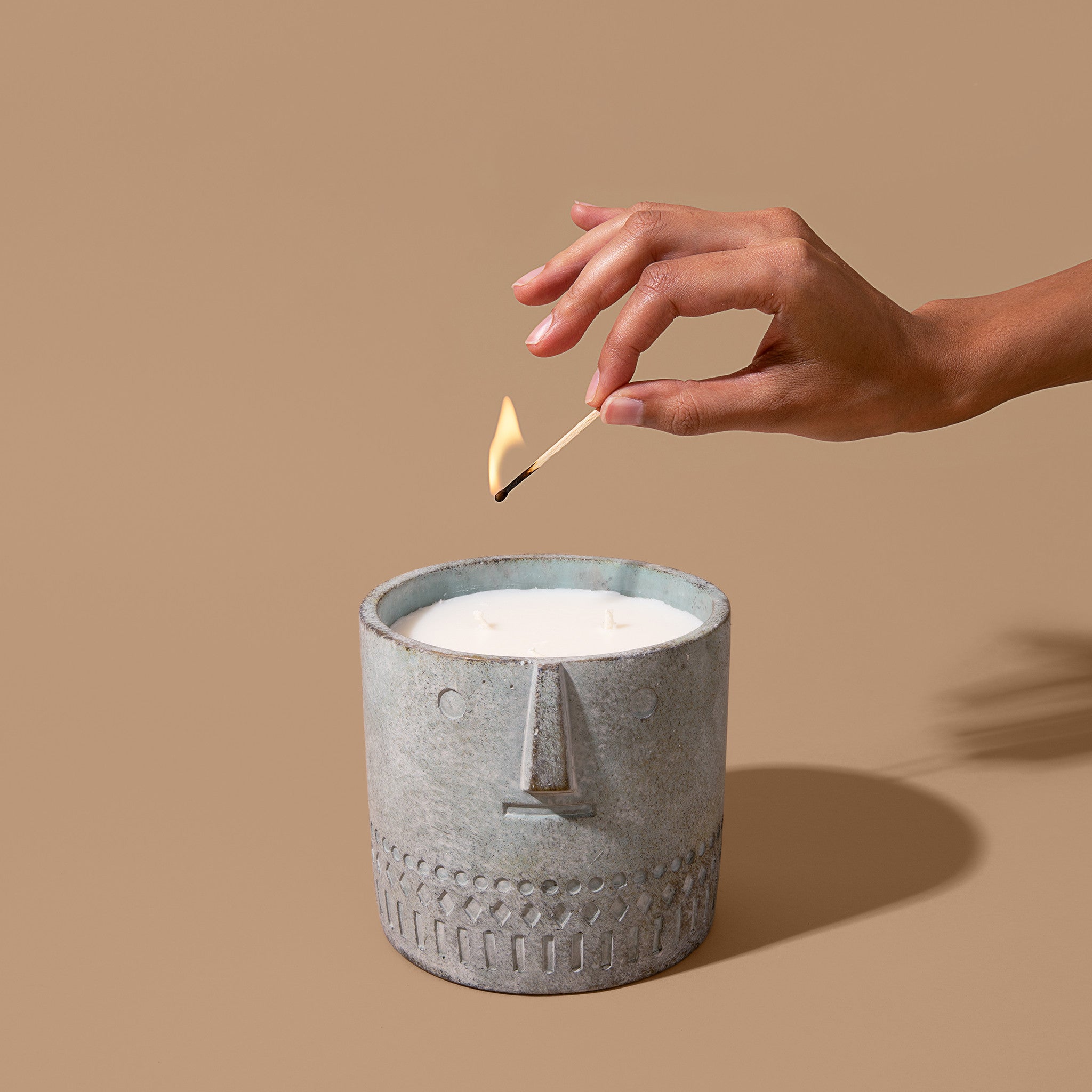 Ripe Juniper Scented Stone Face Double Wick Vegan Candle – 27 Oz